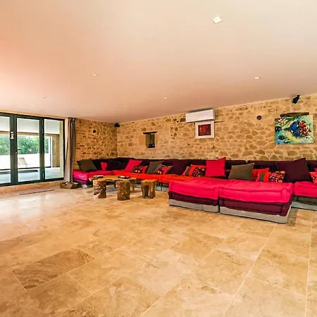 Beautiful Home In Grolejac With Indoor Swimming Pool, Wifi And 5 Bedrooms Groléjac